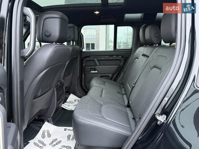 Черный Ленд Ровер Дефендер, объемом двигателя 3 л и пробегом 16 тыс. км за 118000 $, фото 24 на Automoto.ua