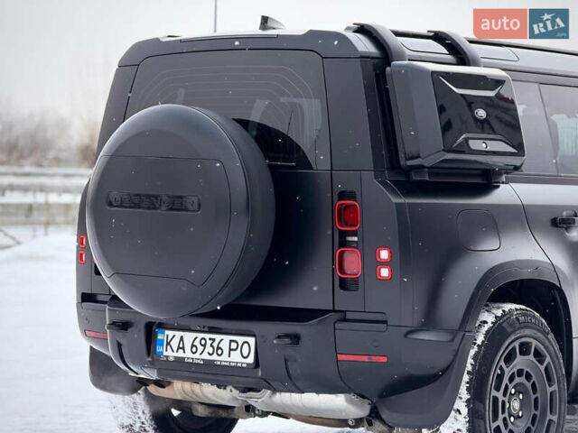 Черный Ленд Ровер Дефендер, объемом двигателя 3 л и пробегом 19 тыс. км за 135000 $, фото 25 на Automoto.ua