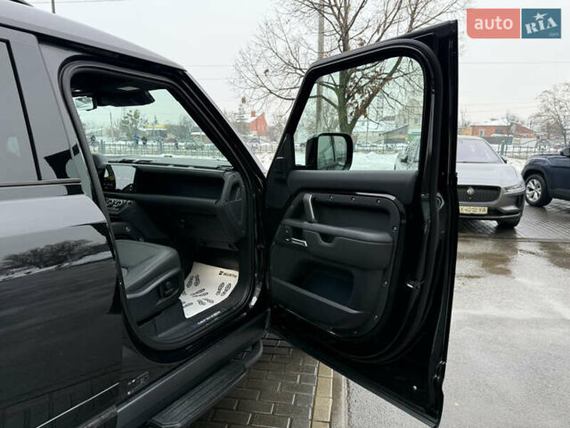 Черный Ленд Ровер Дефендер, объемом двигателя 3 л и пробегом 16 тыс. км за 118000 $, фото 30 на Automoto.ua