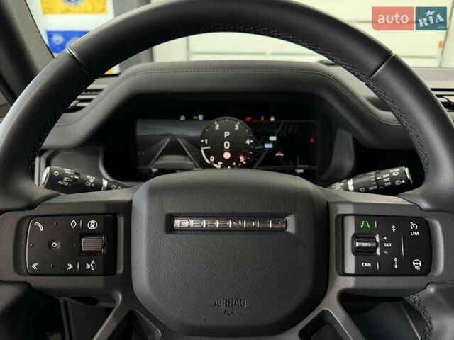 Чорний Ленд Ровер Дефендер, об'ємом двигуна 3 л та пробігом 7 тис. км за 102500 $, фото 46 на Automoto.ua