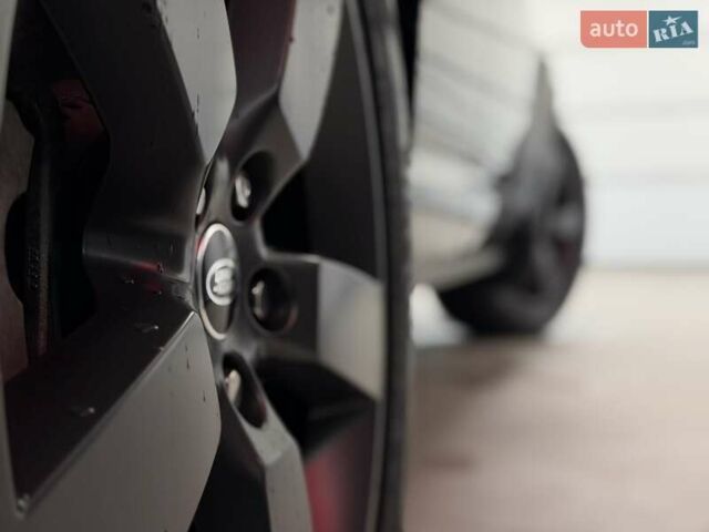 Чорний Ленд Ровер Дефендер, об'ємом двигуна 3 л та пробігом 7 тис. км за 102500 $, фото 28 на Automoto.ua