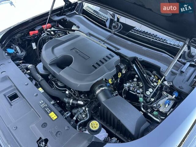 Черный Ленд Ровер Дефендер, объемом двигателя 3 л и пробегом 7 тыс. км за 116900 $, фото 34 на Automoto.ua