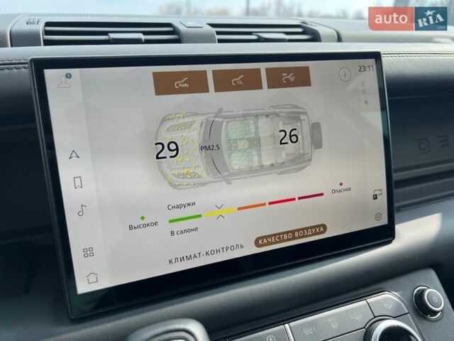 Черный Ленд Ровер Дефендер, объемом двигателя 3 л и пробегом 33 тыс. км за 112900 $, фото 17 на Automoto.ua