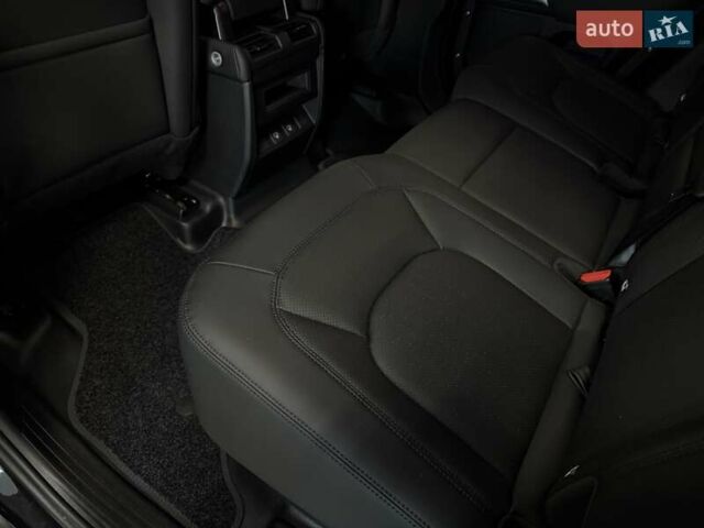 Чорний Ленд Ровер Дефендер, об'ємом двигуна 3 л та пробігом 7 тис. км за 102500 $, фото 54 на Automoto.ua