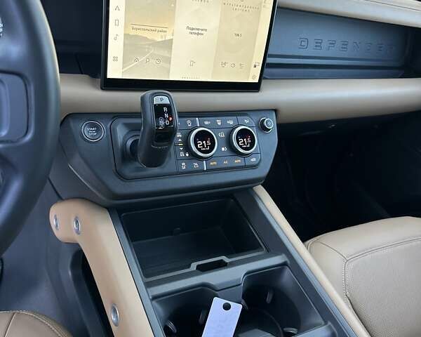 Чорний Ленд Ровер Дефендер, об'ємом двигуна 3 л та пробігом 17 тис. км за 117900 $, фото 17 на Automoto.ua