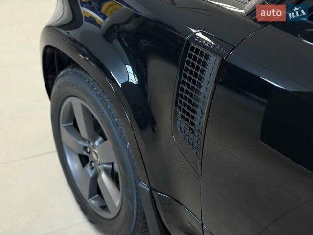 Чорний Ленд Ровер Дефендер, об'ємом двигуна 3 л та пробігом 7 тис. км за 102500 $, фото 34 на Automoto.ua