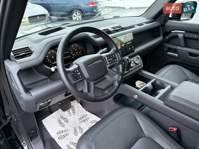 Черный Ленд Ровер Дефендер, объемом двигателя 3 л и пробегом 16 тыс. км за 118000 $, фото 17 на Automoto.ua