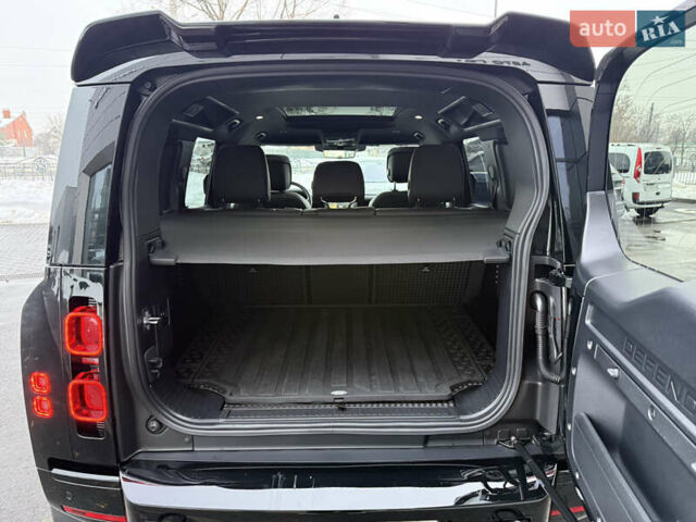 Черный Ленд Ровер Дефендер, объемом двигателя 3 л и пробегом 16 тыс. км за 118000 $, фото 25 на Automoto.ua