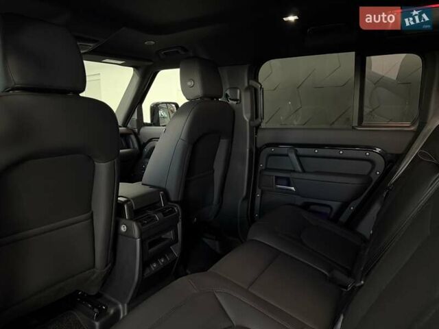 Чорний Ленд Ровер Дефендер, об'ємом двигуна 3 л та пробігом 7 тис. км за 102500 $, фото 52 на Automoto.ua