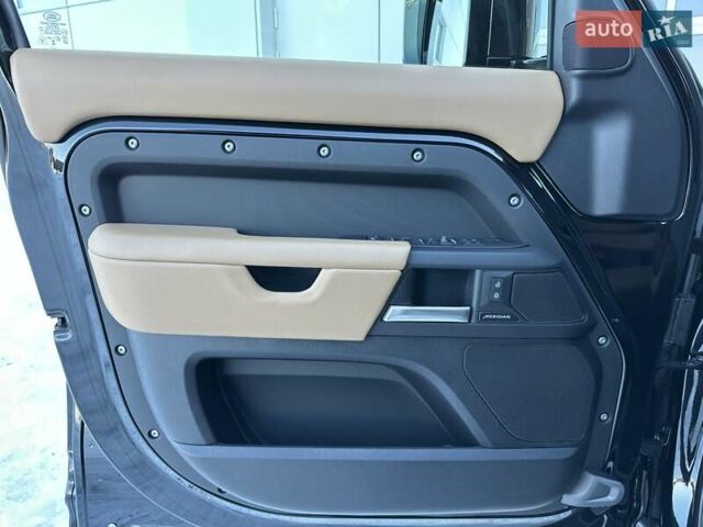 Черный Ленд Ровер Дефендер, объемом двигателя 3 л и пробегом 7 тыс. км за 116900 $, фото 11 на Automoto.ua