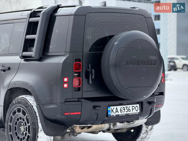 Черный Ленд Ровер Дефендер, объемом двигателя 3 л и пробегом 19 тыс. км за 135000 $, фото 29 на Automoto.ua