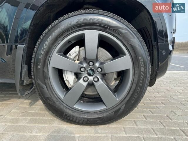 Черный Ленд Ровер Дефендер, объемом двигателя 3 л и пробегом 33 тыс. км за 112900 $, фото 27 на Automoto.ua