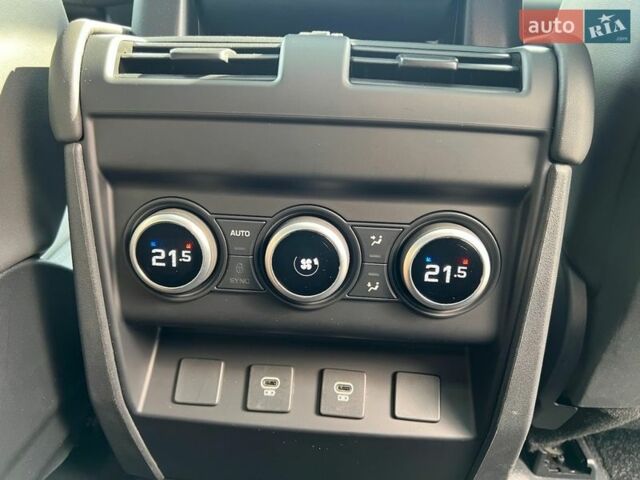 Черный Ленд Ровер Дефендер, объемом двигателя 3 л и пробегом 33 тыс. км за 112900 $, фото 22 на Automoto.ua