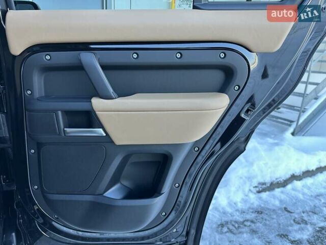 Черный Ленд Ровер Дефендер, объемом двигателя 3 л и пробегом 7 тыс. км за 116900 $, фото 26 на Automoto.ua