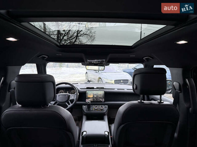 Черный Ленд Ровер Дефендер, объемом двигателя 3 л и пробегом 16 тыс. км за 118000 $, фото 26 на Automoto.ua