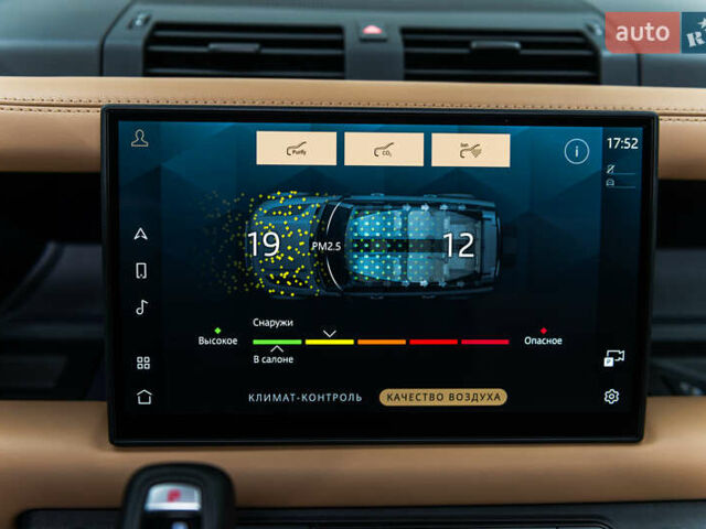 Чорний Ленд Ровер Дефендер, об'ємом двигуна 3 л та пробігом 23 тис. км за 135000 $, фото 46 на Automoto.ua