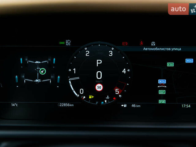 Чорний Ленд Ровер Дефендер, об'ємом двигуна 3 л та пробігом 23 тис. км за 135000 $, фото 43 на Automoto.ua