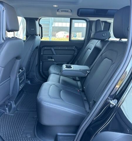 Чорний Ленд Ровер Дефендер, об'ємом двигуна 3 л та пробігом 7 тис. км за 86900 $, фото 20 на Automoto.ua