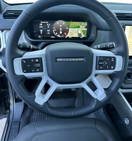 Чорний Ленд Ровер Дефендер, об'ємом двигуна 3 л та пробігом 7 тис. км за 86900 $, фото 14 на Automoto.ua