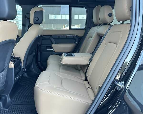 Черный Ленд Ровер Дефендер, объемом двигателя 3 л и пробегом 7 тыс. км за 116900 $, фото 20 на Automoto.ua