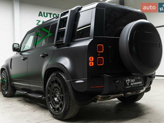 Чорний Ленд Ровер Дефендер, об'ємом двигуна 3 л та пробігом 23 тис. км за 135000 $, фото 21 на Automoto.ua