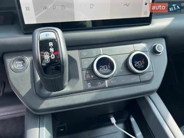 Черный Ленд Ровер Дефендер, объемом двигателя 3 л и пробегом 33 тыс. км за 112900 $, фото 20 на Automoto.ua