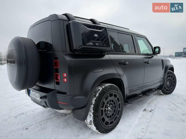 Черный Ленд Ровер Дефендер, объемом двигателя 3 л и пробегом 19 тыс. км за 135000 $, фото 4 на Automoto.ua