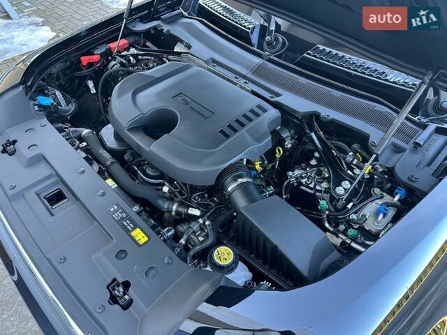 Чорний Ленд Ровер Дефендер, об'ємом двигуна 3 л та пробігом 7 тис. км за 86900 $, фото 34 на Automoto.ua