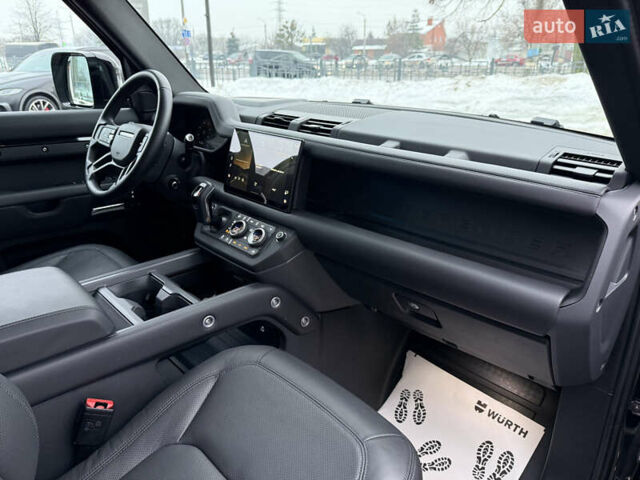 Черный Ленд Ровер Дефендер, объемом двигателя 3 л и пробегом 16 тыс. км за 118000 $, фото 32 на Automoto.ua