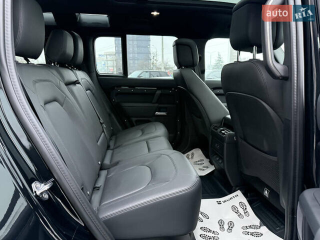 Черный Ленд Ровер Дефендер, объемом двигателя 3 л и пробегом 16 тыс. км за 118000 $, фото 28 на Automoto.ua