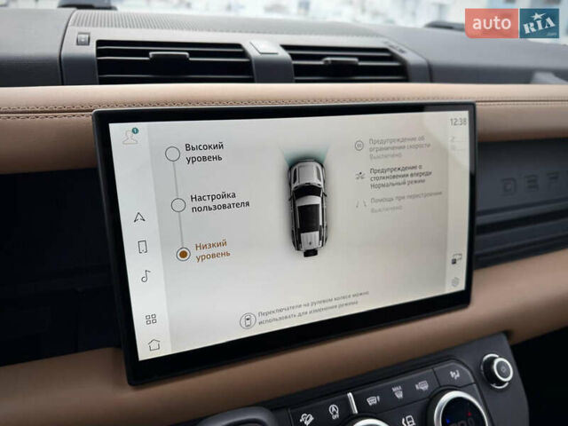 Черный Ленд Ровер Дефендер, объемом двигателя 3 л и пробегом 19 тыс. км за 135000 $, фото 48 на Automoto.ua