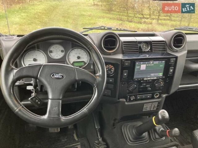 Коричневий Ленд Ровер Дефендер, об'ємом двигуна 2.2 л та пробігом 160 тис. км за 58353 $, фото 4 на Automoto.ua