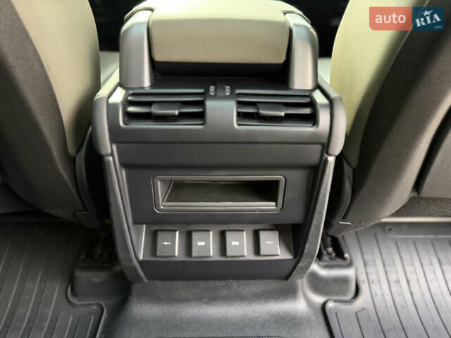 Коричневый Ленд Ровер Дефендер, объемом двигателя 2 л и пробегом 109 тыс. км за 64500 $, фото 52 на Automoto.ua