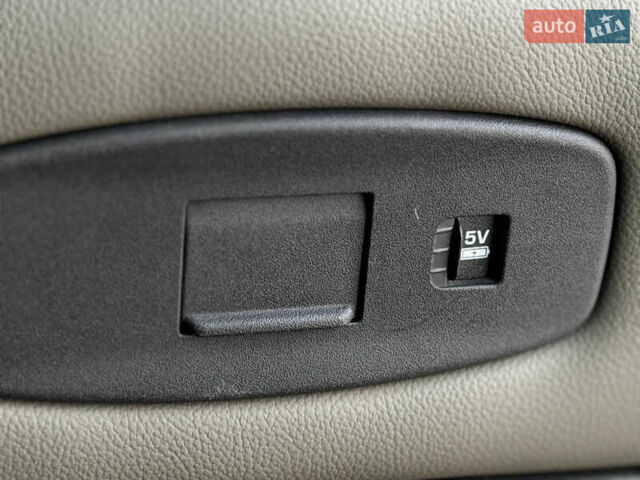 Коричневый Ленд Ровер Дефендер, объемом двигателя 2 л и пробегом 109 тыс. км за 64500 $, фото 45 на Automoto.ua