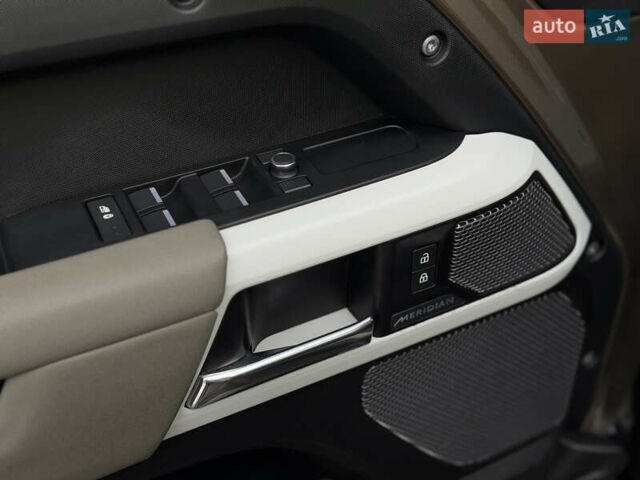 Коричневый Ленд Ровер Дефендер, объемом двигателя 2 л и пробегом 109 тыс. км за 64500 $, фото 54 на Automoto.ua