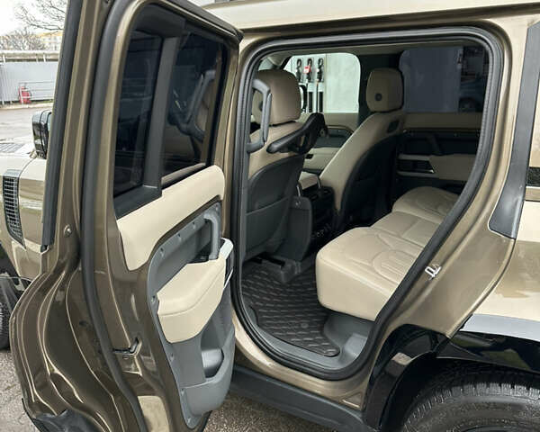 Коричневый Ленд Ровер Дефендер, объемом двигателя 2 л и пробегом 58 тыс. км за 57500 $, фото 7 на Automoto.ua