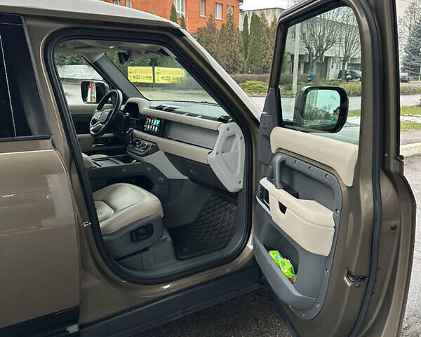 Коричневый Ленд Ровер Дефендер, объемом двигателя 2 л и пробегом 58 тыс. км за 57500 $, фото 4 на Automoto.ua