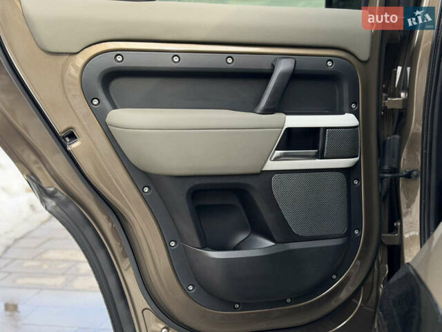 Коричневый Ленд Ровер Дефендер, объемом двигателя 2 л и пробегом 109 тыс. км за 64500 $, фото 55 на Automoto.ua