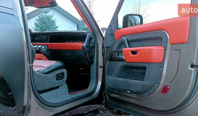 Коричневый Ленд Ровер Дефендер, объемом двигателя 3 л и пробегом 65 тыс. км за 72999 $, фото 53 на Automoto.ua