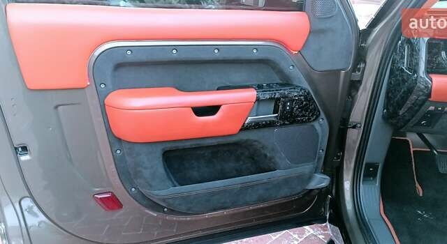 Коричневый Ленд Ровер Дефендер, объемом двигателя 3 л и пробегом 65 тыс. км за 72999 $, фото 67 на Automoto.ua