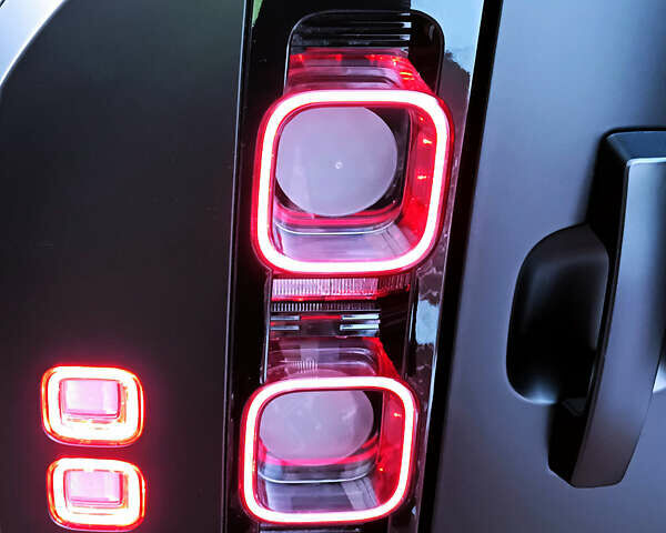 Коричневый Ленд Ровер Дефендер, объемом двигателя 3 л и пробегом 65 тыс. км за 72999 $, фото 99 на Automoto.ua