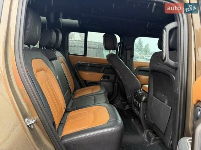 Ленд Ровер Дефендер 2021 у Львові на Automoto.ua Коричневий Ленд Ровер Дефендер, об'ємом двигуна 3 л та пробігом 13 тис. км за 41000 $, фото 10 на Automoto.ua