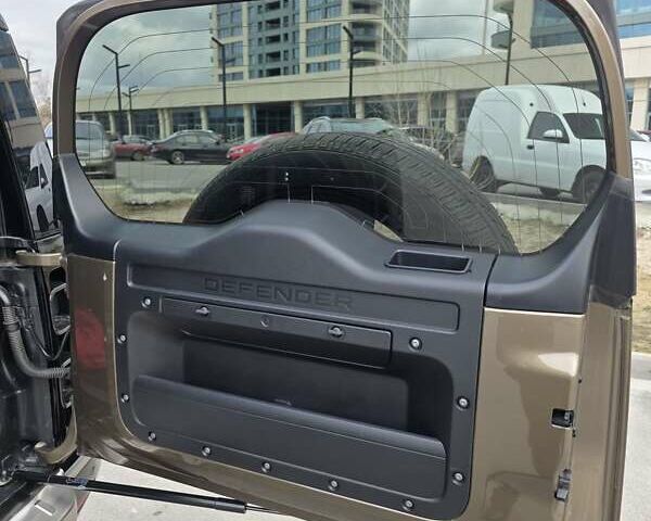 Коричневый Ленд Ровер Дефендер, объемом двигателя 3 л и пробегом 130 тыс. км за 78000 $, фото 26 на Automoto.ua