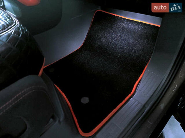 Коричневый Ленд Ровер Дефендер, объемом двигателя 3 л и пробегом 65 тыс. км за 72999 $, фото 100 на Automoto.ua