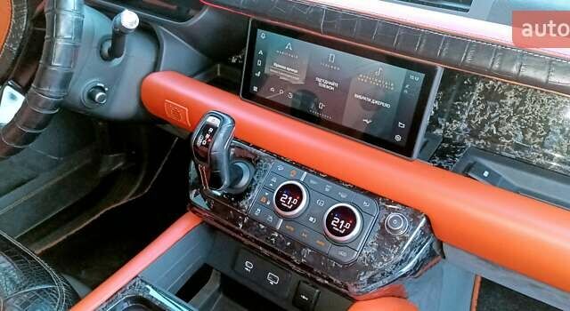 Коричневый Ленд Ровер Дефендер, объемом двигателя 3 л и пробегом 65 тыс. км за 72999 $, фото 60 на Automoto.ua