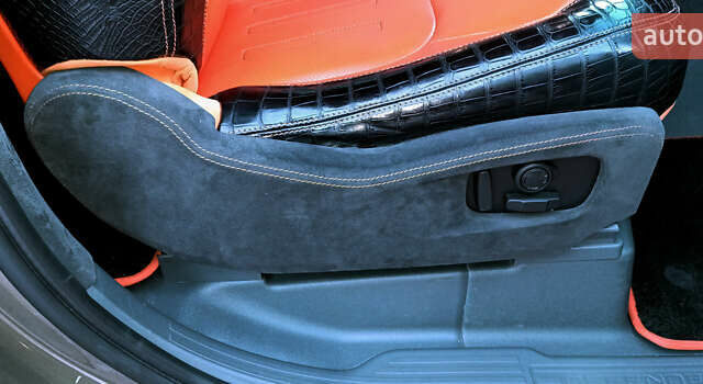 Коричневый Ленд Ровер Дефендер, объемом двигателя 3 л и пробегом 65 тыс. км за 72999 $, фото 57 на Automoto.ua