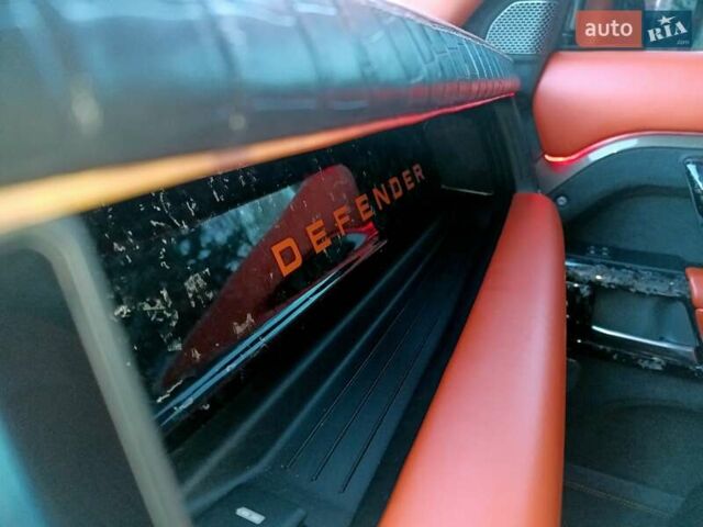 Коричневый Ленд Ровер Дефендер, объемом двигателя 3 л и пробегом 65 тыс. км за 72999 $, фото 80 на Automoto.ua