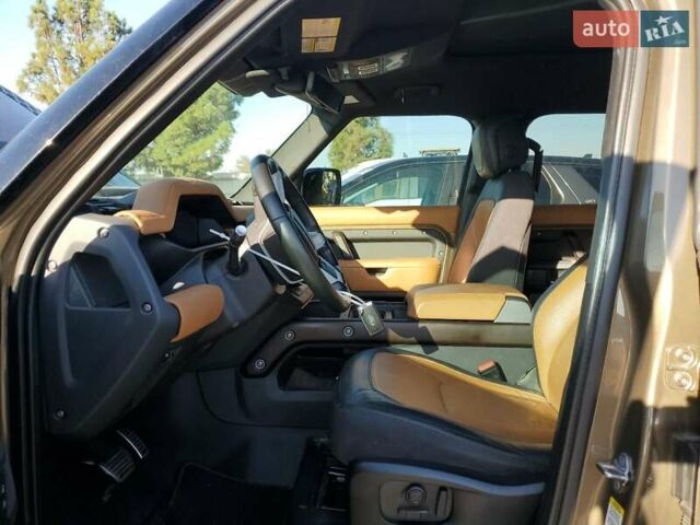 Ленд Ровер Дефендер 2021 у Львові на Automoto.ua Коричневий Ленд Ровер Дефендер, об'ємом двигуна 3 л та пробігом 13 тис. км за 41000 $, фото 2 на Automoto.ua