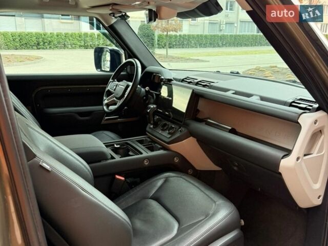 Коричневый Ленд Ровер Дефендер, объемом двигателя 3 л и пробегом 71 тыс. км за 121795 $, фото 5 на Automoto.ua