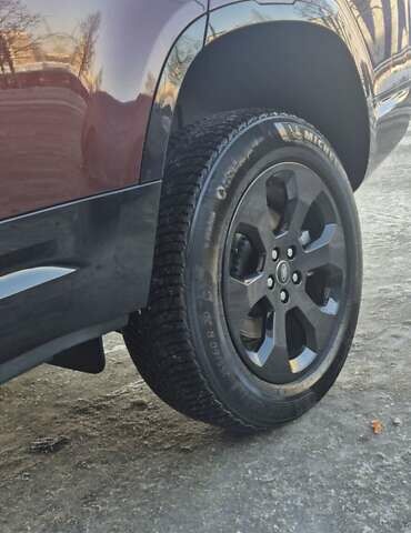 Красный Ленд Ровер Дефендер, объемом двигателя 3 л и пробегом 26 тыс. км за 117000 $, фото 11 на Automoto.ua